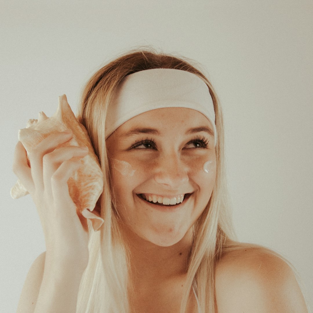 How to Keep Your Hands Youthful and Wrinkle-Free During Winter