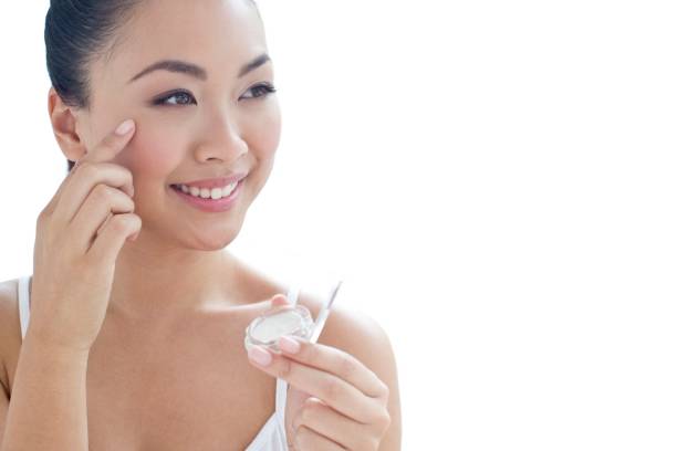 How to Reapply Sunscreen Over Makeup Without Ruining Your Face